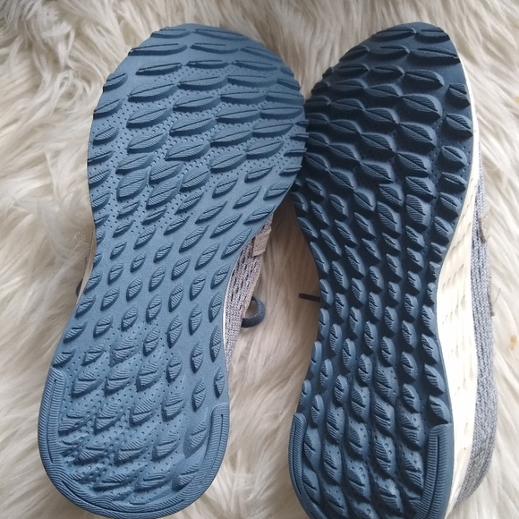 New Balance running shoes - Picture 5 of 6
